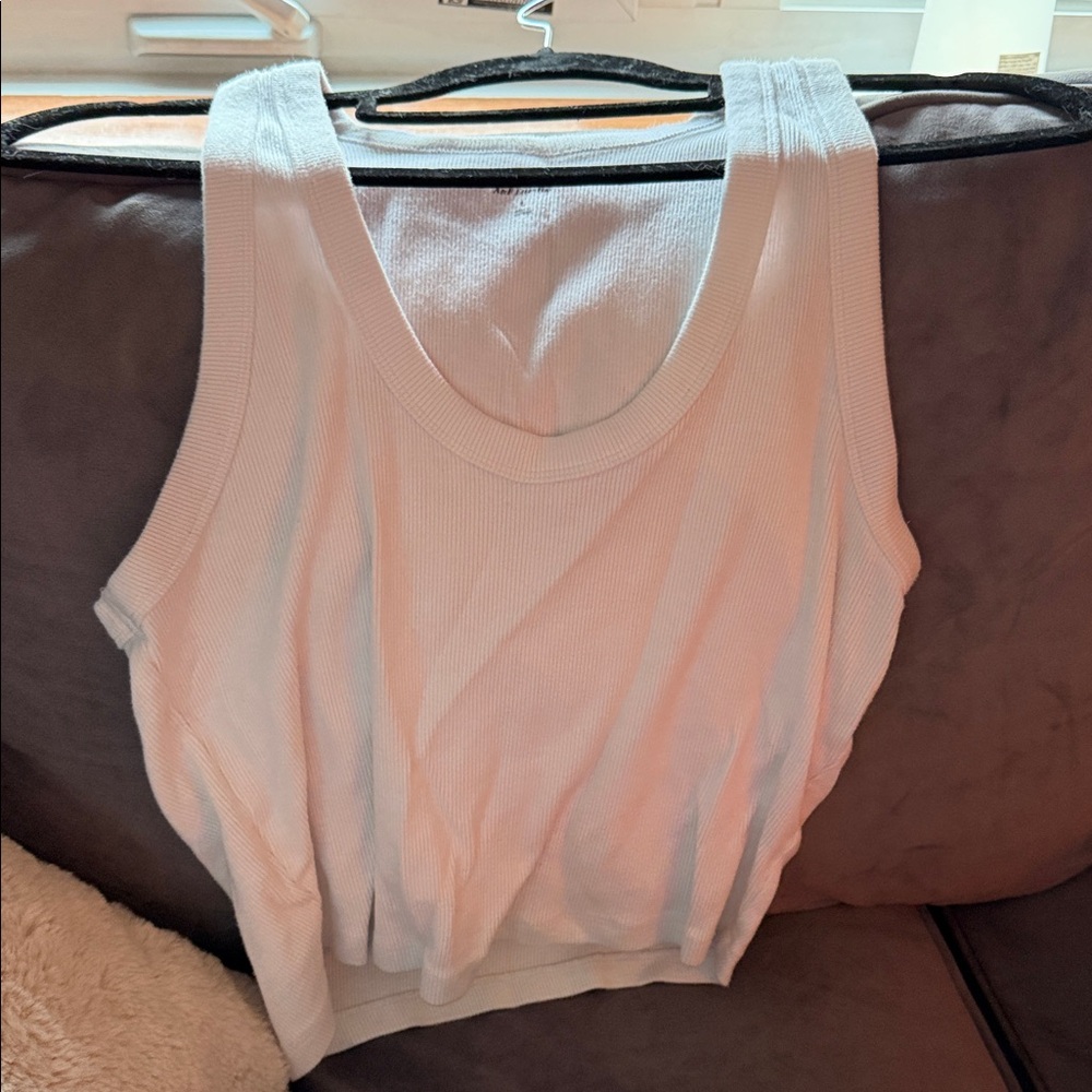 Abercrombie & Fitch White Crop Top